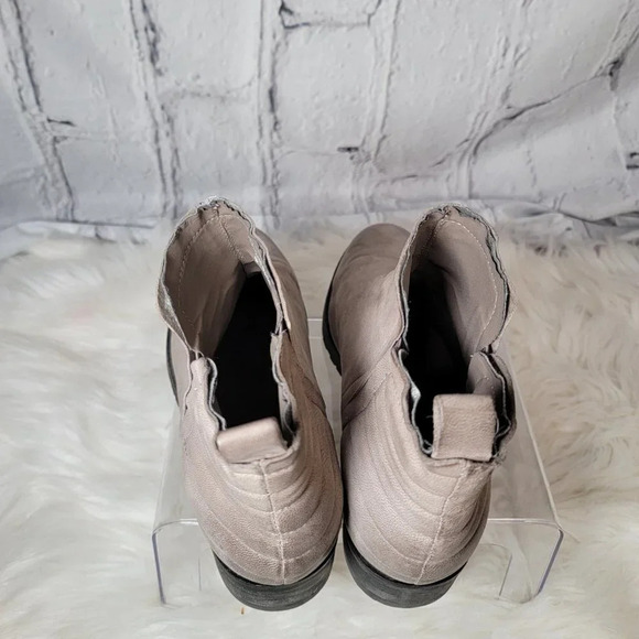 Steve Madden Graant Women's Pull On Chelsea Boot Taupe 8M Stylish Casual Classic - Picture 10 of 13